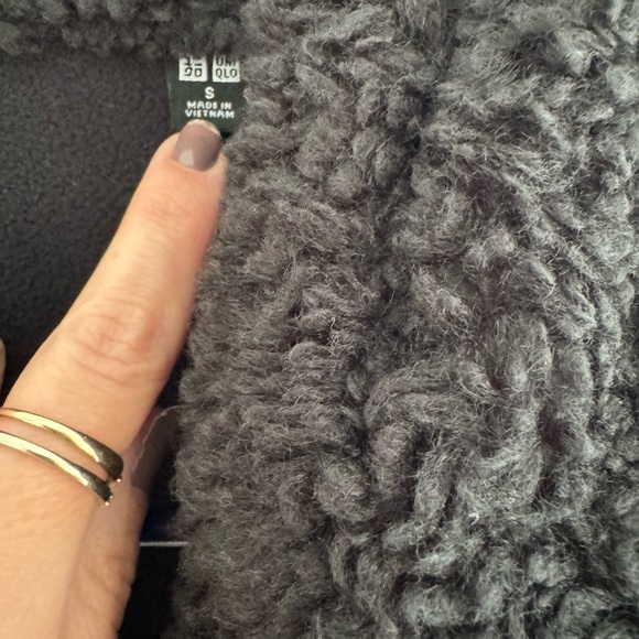 Uniqlo Women's Sherpa Coat Black Sz Sm NWOT - Picture 5 of 6